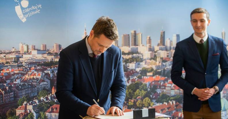 Rafal Trzaskowski signs the declaration on February 18th 2019