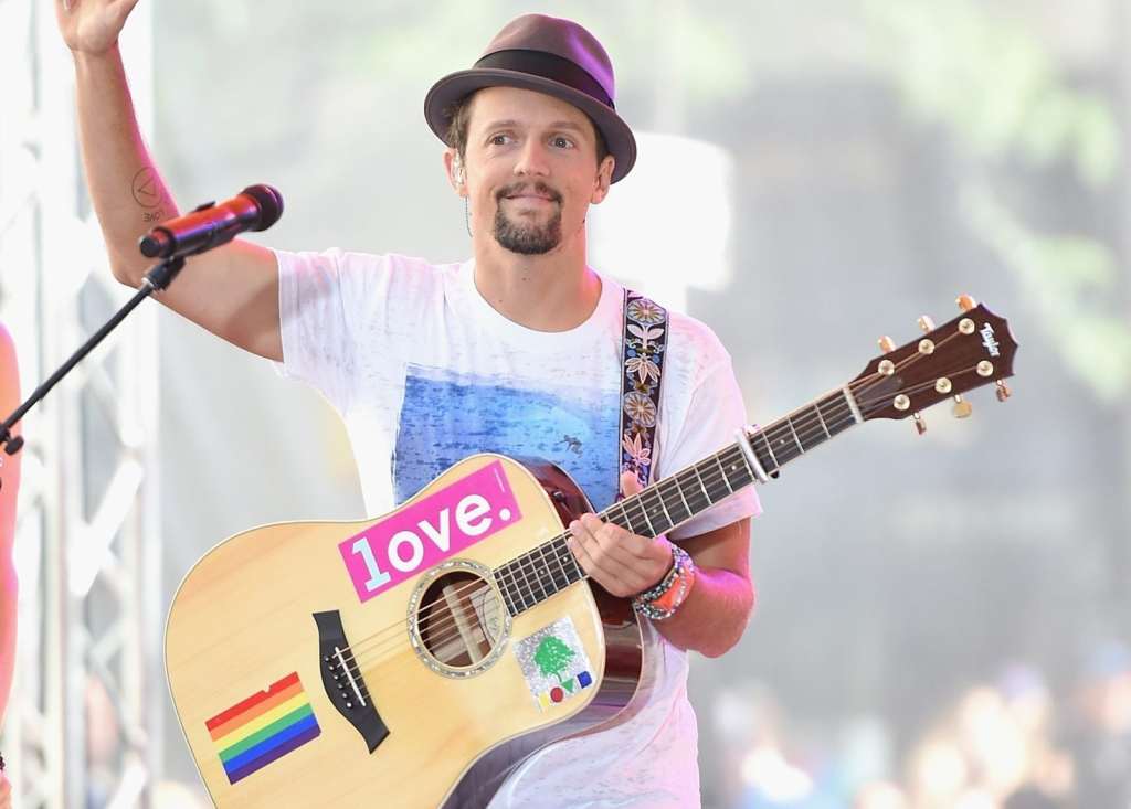 NEW YORK, NY - JULY 18:Jason Mraz performs on NBC's "Today" at the NBC's TODAY Show on July 18, 2014 in New York, New York. (Photo by Jamie McCarthy/Getty Images)