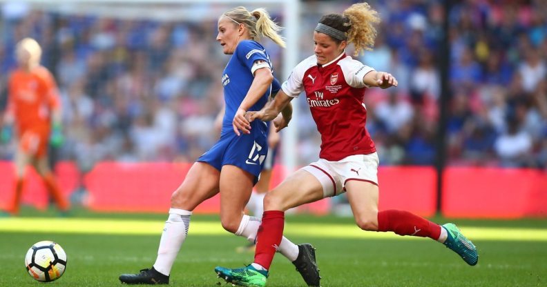 Katie Chapman of Chelsea holds off pressure from Dominique Janssen of Arsenal of Arsenal during the SSE Women's FA Cup Final match between Arsenal Women and Chelsea Ladies (Jordan Mansfield/Getty Images)