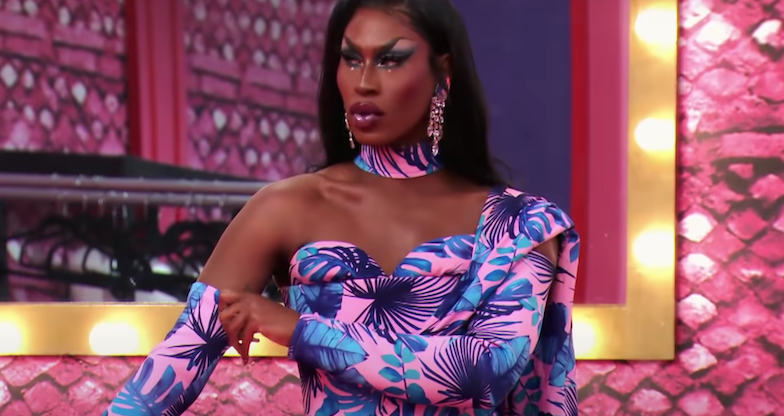 Shea Coulée entering the Drag Race All Stars 5 werk room.