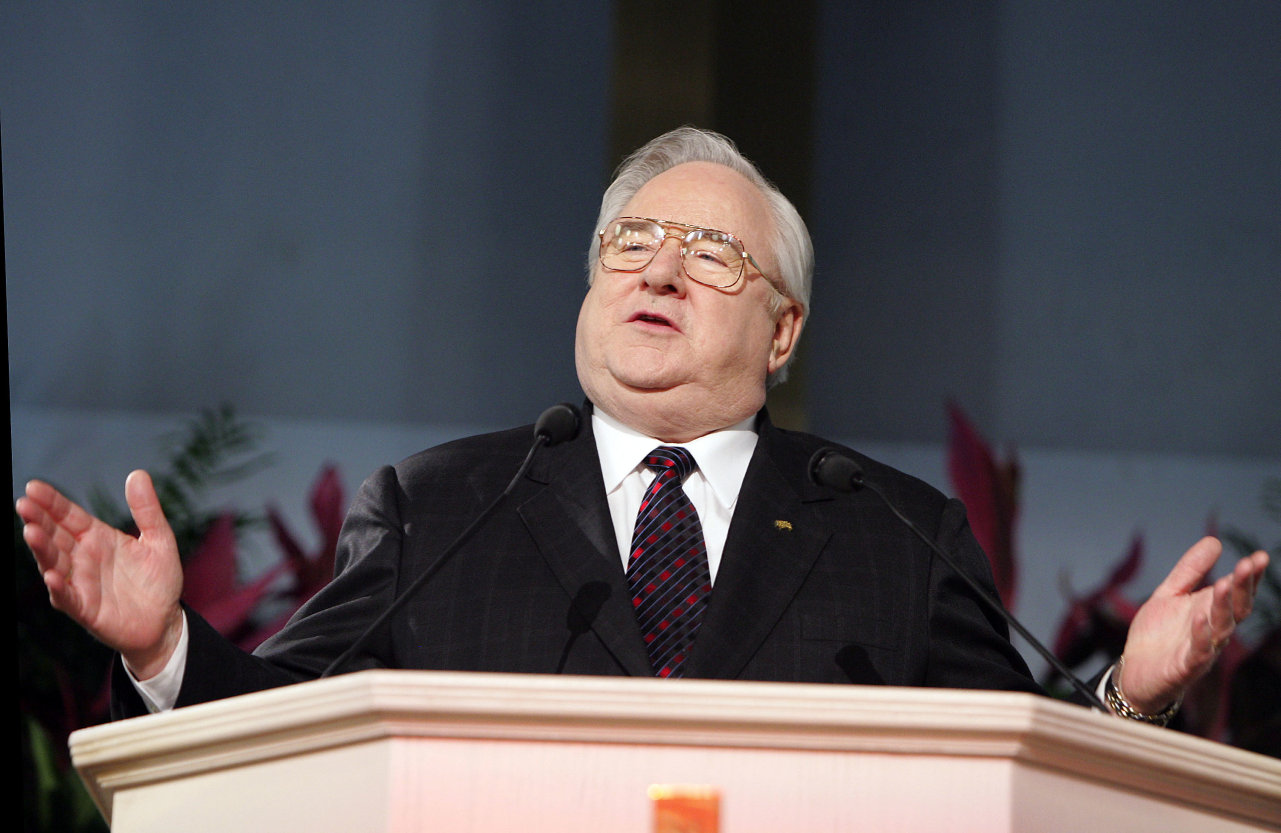 Dr Jerry Falwell, father of Jerry Falwell Jr, speaks in 2006 