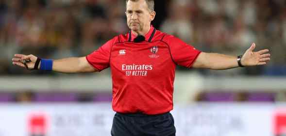 Nigels Owens refereeing a rugby match