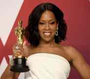 Regina King holding her Oscar