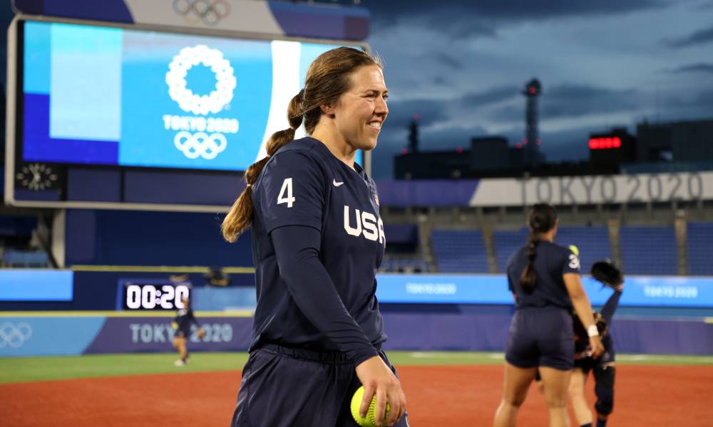 Amanda Chidester warms up at 2020 Tokyo Olympics game