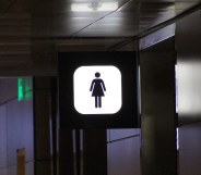 women's toilet sign