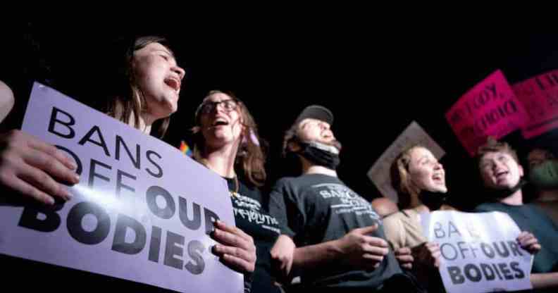 people protest to protect roe v wade