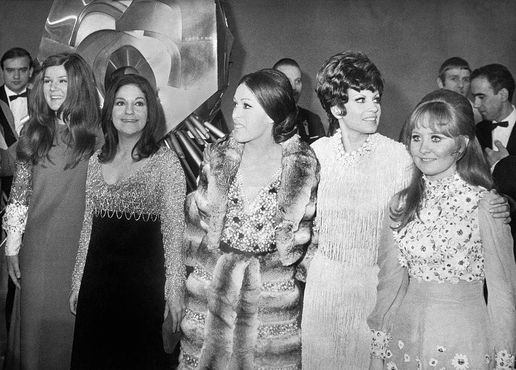 The four winners of the Eurovision Song Contest in 1969 with the winner of the previous year Massiel (Spain). 