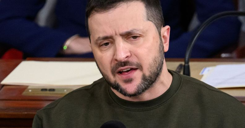 Volodymyr Zelenskyy in an army green jumper, speaks to the US parliament.