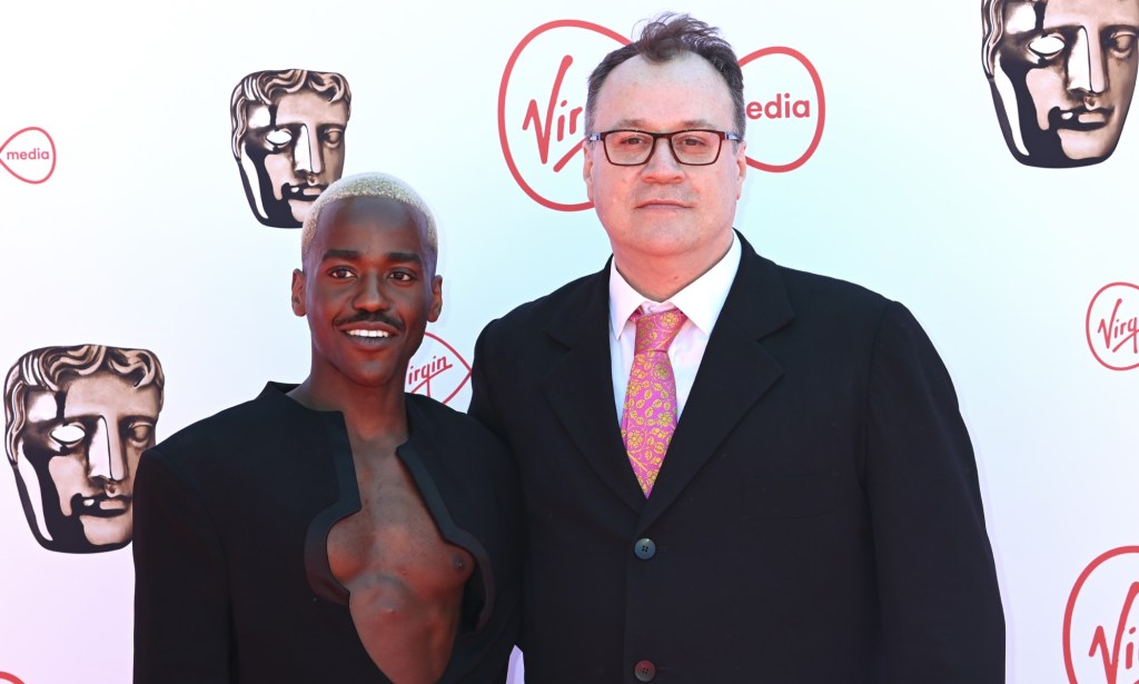 Ncuti Gatwa (L) and Russell T Davies (R) on the day Gatwa was announced as the Doctor. (Getty)