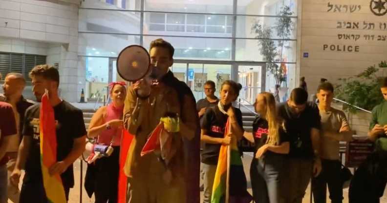 On Wednesday (19 April) protestors gathered outside Tel Aviv’s police headquarters to condemn the service for closing an investigation into a homophobic attack just 10 days after it was launched. (Twitter/@bar_peleg)