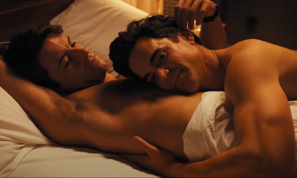 Jonathan Bailey as Tim (L) and Matt Bomer as Hawkins (R) in Fellow Travelers.