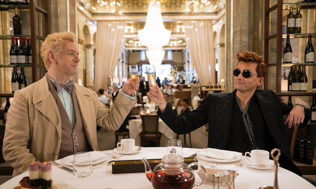 Michael Sheen as Aziraphale (L) and David Tennant and Crowley (R) in Good Omens.