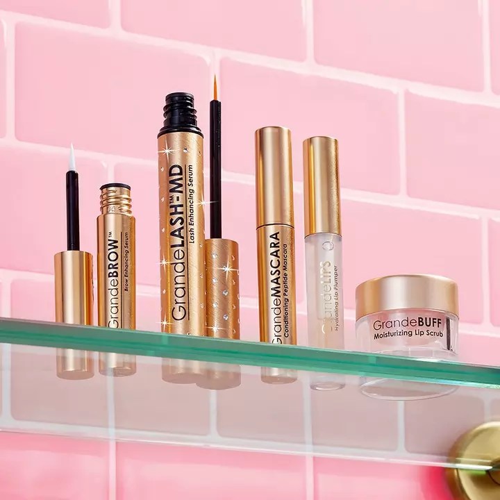  Five-Star Favorites gift set from Grande Cosmetics.